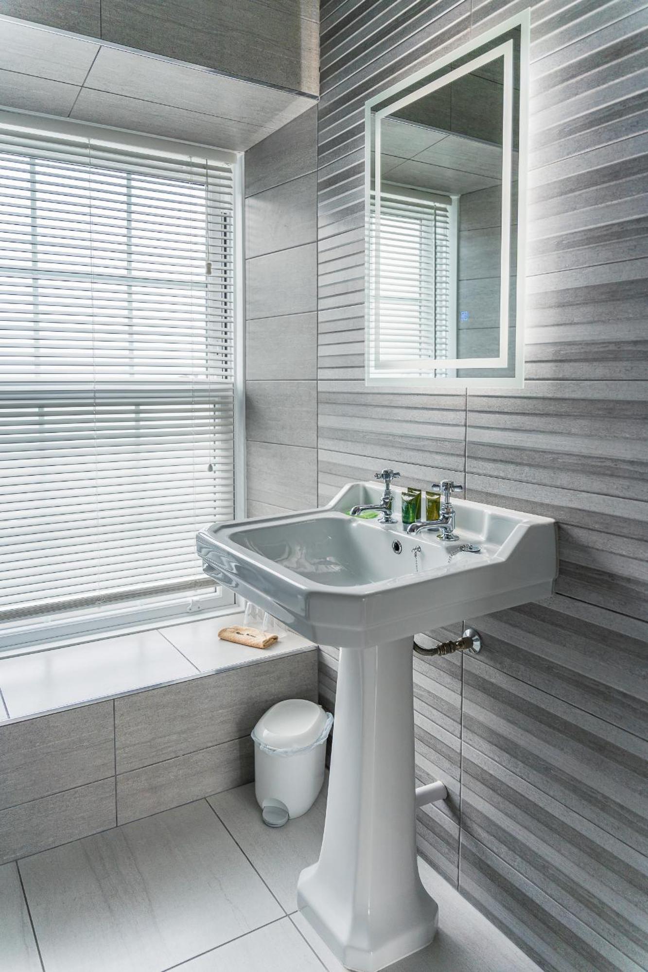 Rooms At The Highcliffe Aberporth Ngoại thất bức ảnh